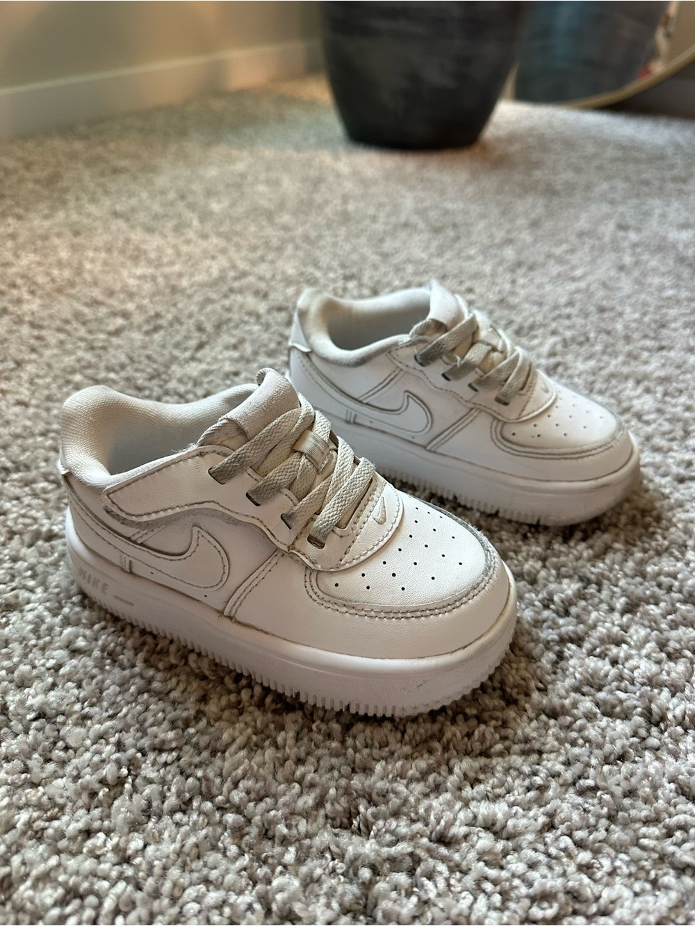 Nike White Leather Low Top Sneakers Unisex Kids Velcro Shoes US 7C